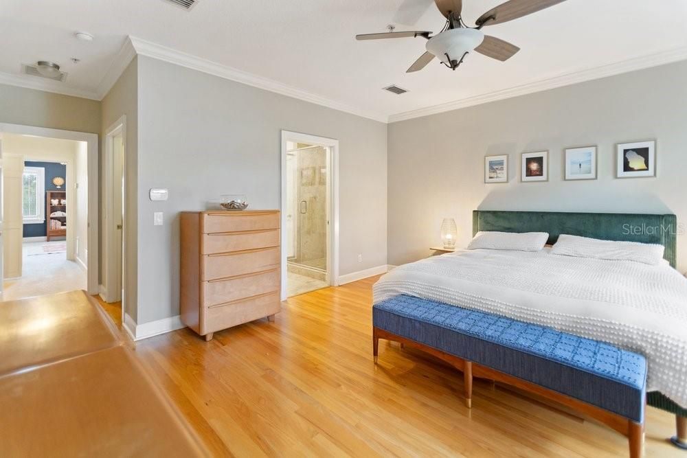 En Venta: $634,999 (3 camas, 3 baños, 2534 Pies cuadrados)