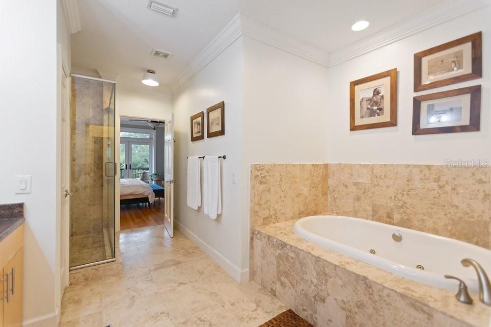 En Venta: $634,999 (3 camas, 3 baños, 2534 Pies cuadrados)