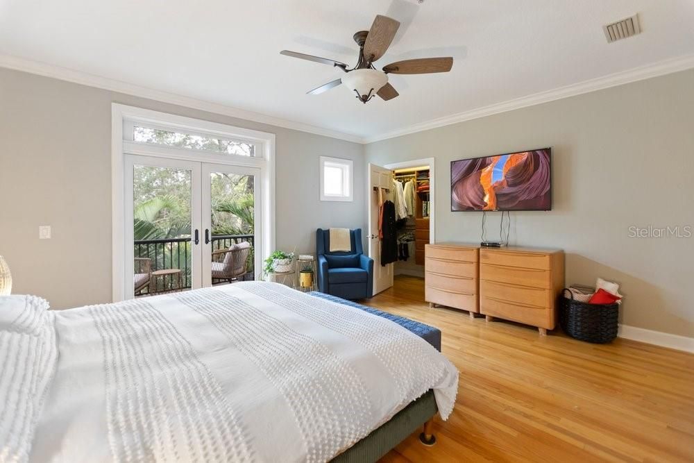 En Venta: $634,999 (3 camas, 3 baños, 2534 Pies cuadrados)