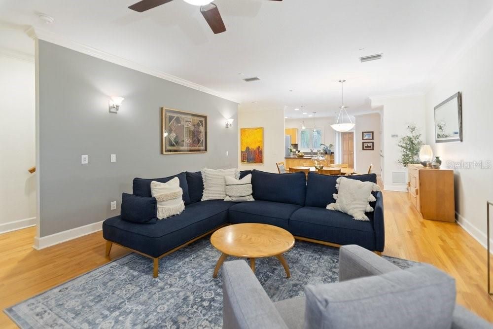 En Venta: $634,999 (3 camas, 3 baños, 2534 Pies cuadrados)
