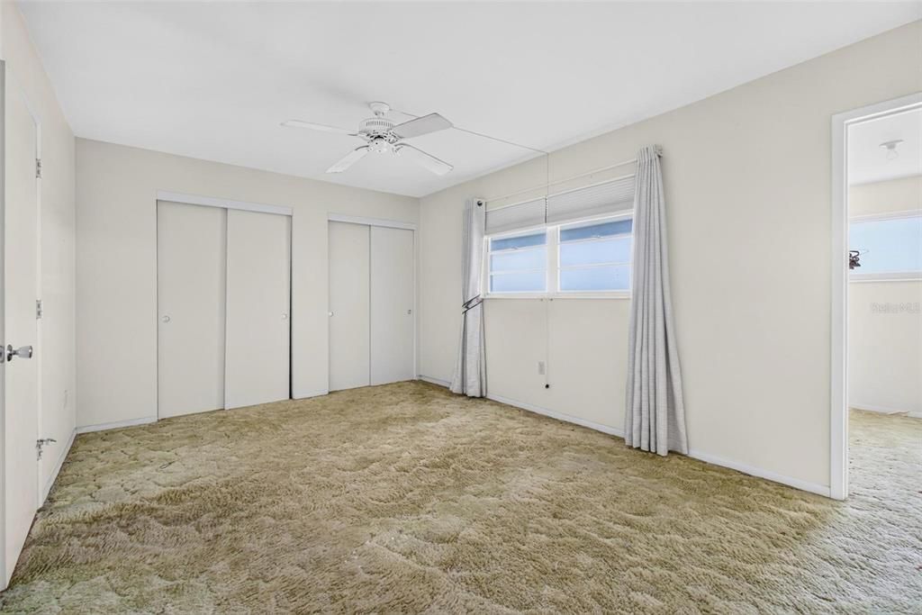 Activo con contrato: $64,900 (2 camas, 1 baños, 950 Pies cuadrados)