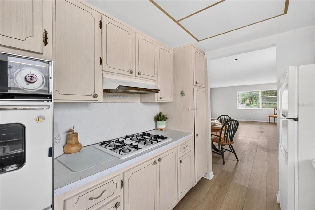 Activo con contrato: $64,900 (2 camas, 1 baños, 950 Pies cuadrados)