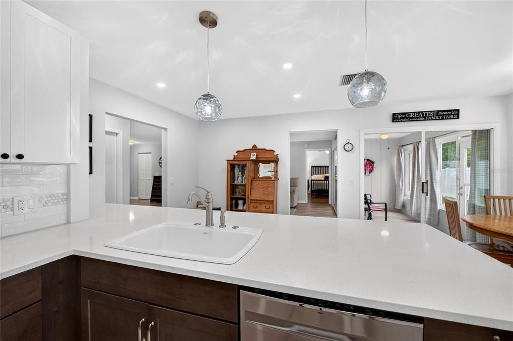 For Sale: $274,900 (2 beds, 2 baths, 1485 Square Feet)