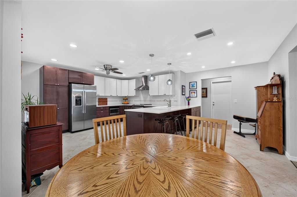 For Sale: $274,900 (2 beds, 2 baths, 1485 Square Feet)