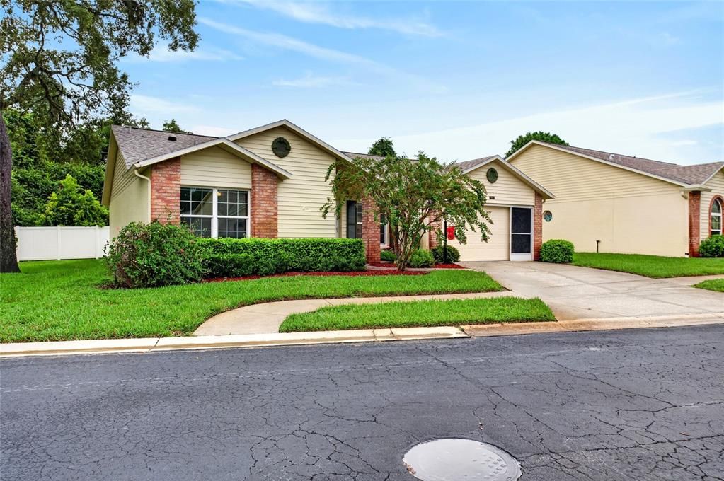 For Sale: $274,900 (2 beds, 2 baths, 1485 Square Feet)