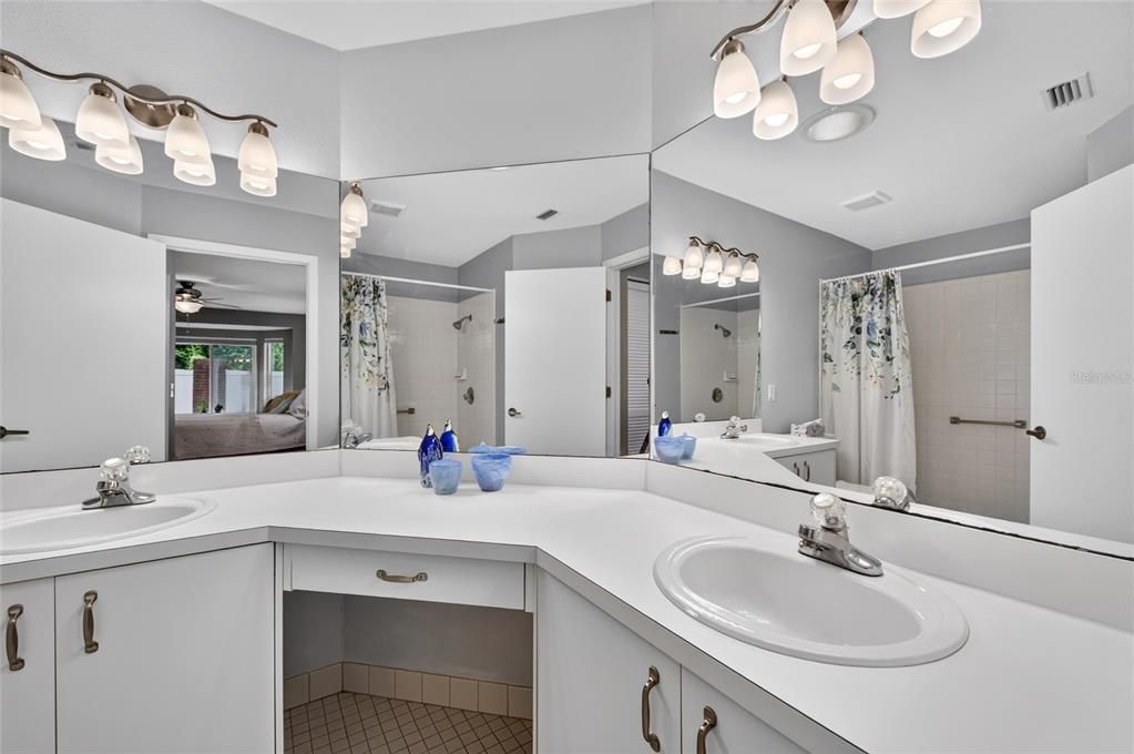 For Sale: $274,900 (2 beds, 2 baths, 1485 Square Feet)