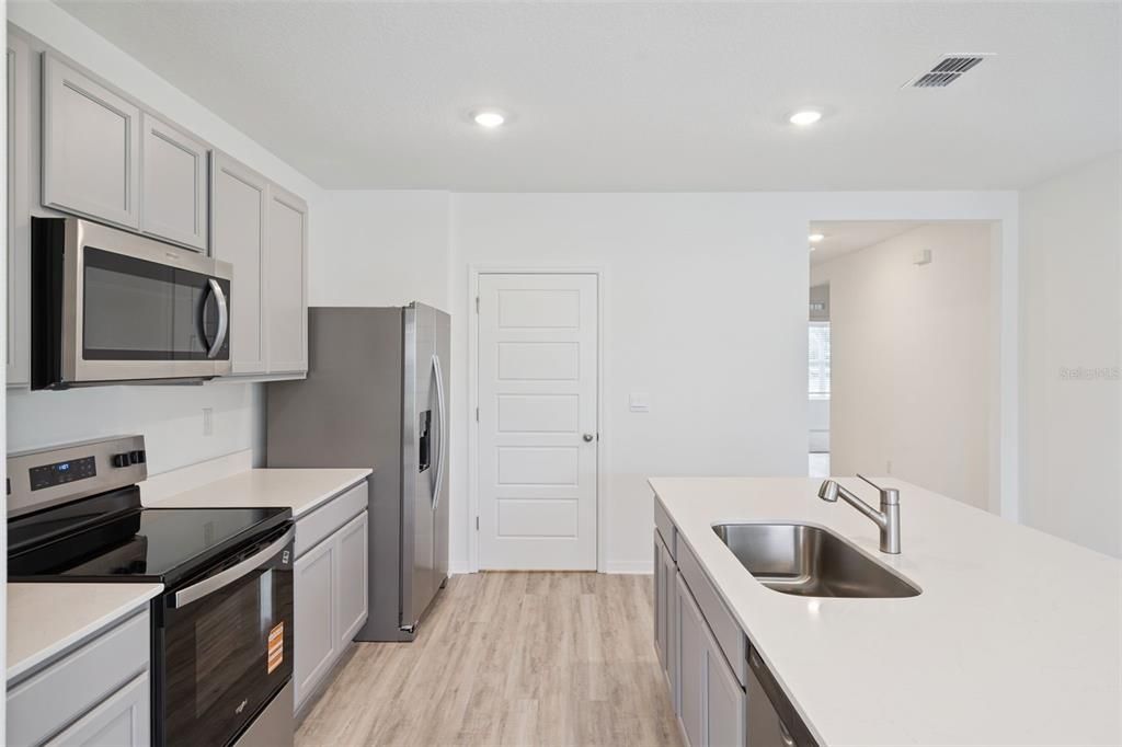 En Venta: $348,990 (3 camas, 2 baños, 1672 Pies cuadrados)
