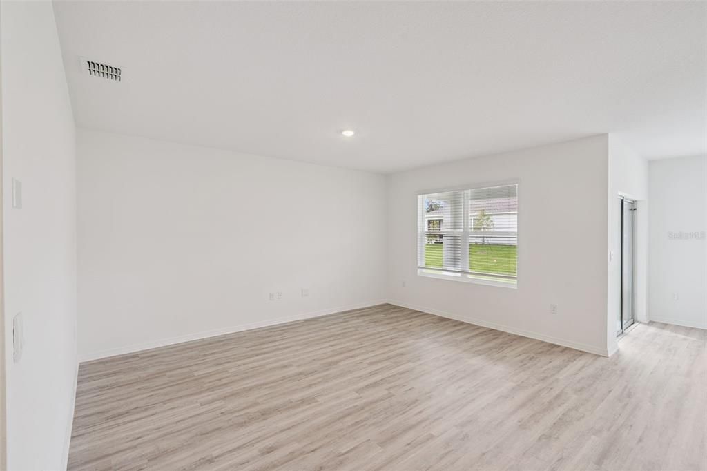 En Venta: $348,990 (3 camas, 2 baños, 1672 Pies cuadrados)