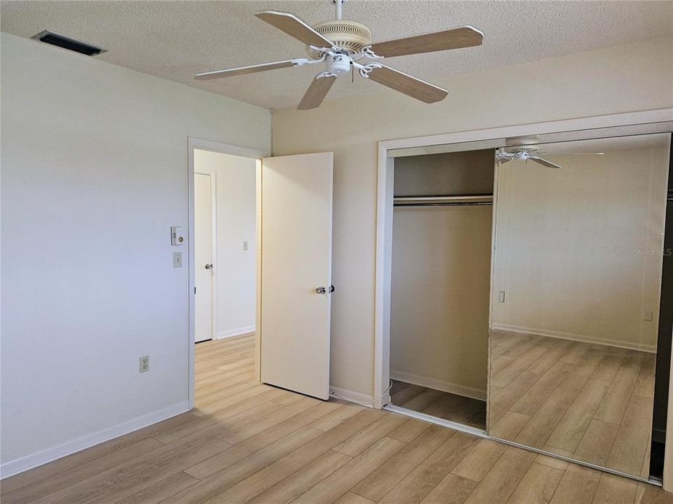 В аренду: $2,200 (2 спален, 1 ванн, 855 Квадратных фут)
