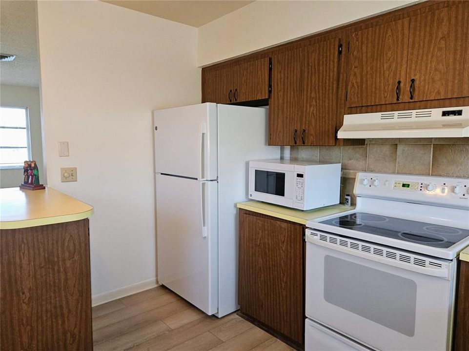 В аренду: $2,200 (2 спален, 1 ванн, 855 Квадратных фут)