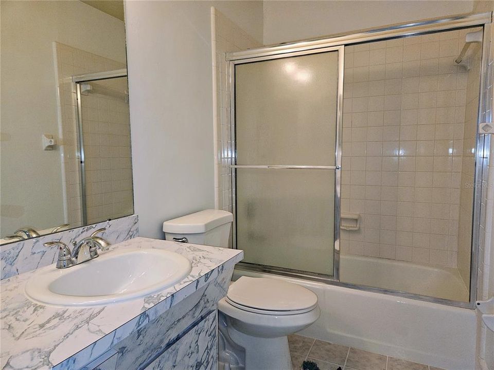 В аренду: $2,200 (2 спален, 1 ванн, 855 Квадратных фут)