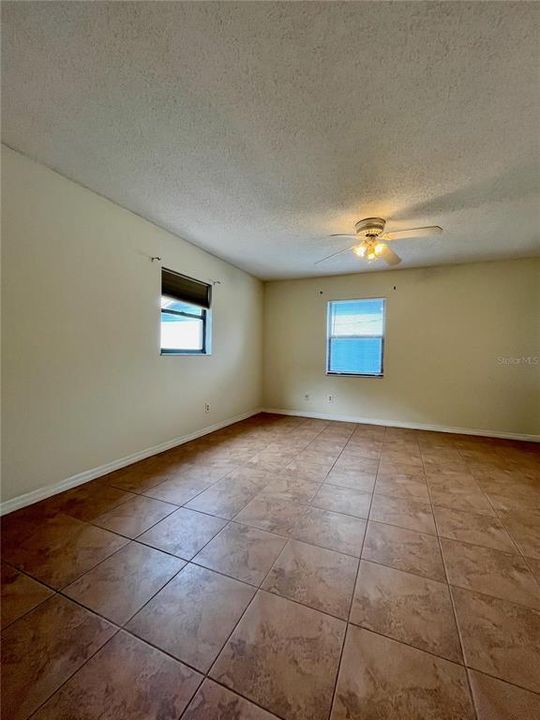 В аренду: $1,850 (3 спален, 2 ванн, 1060 Квадратных фут)