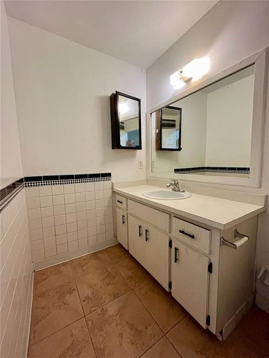 В аренду: $1,850 (3 спален, 2 ванн, 1060 Квадратных фут)