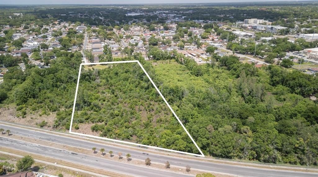 На продажу: $3,900,000 (3.38 acres)