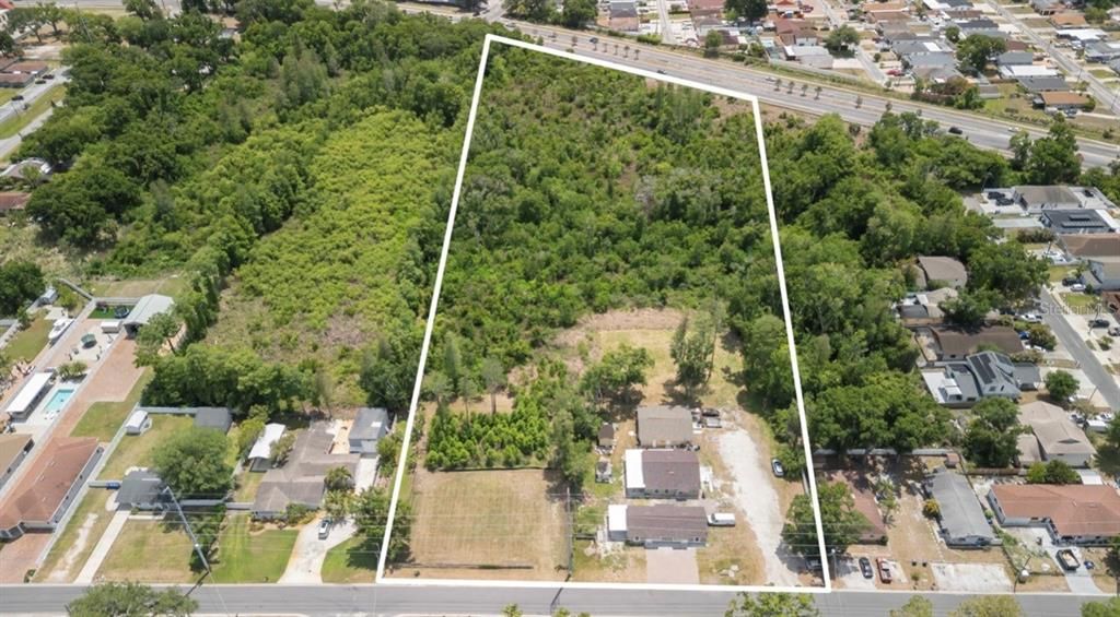 На продажу: $3,900,000 (3.38 acres)