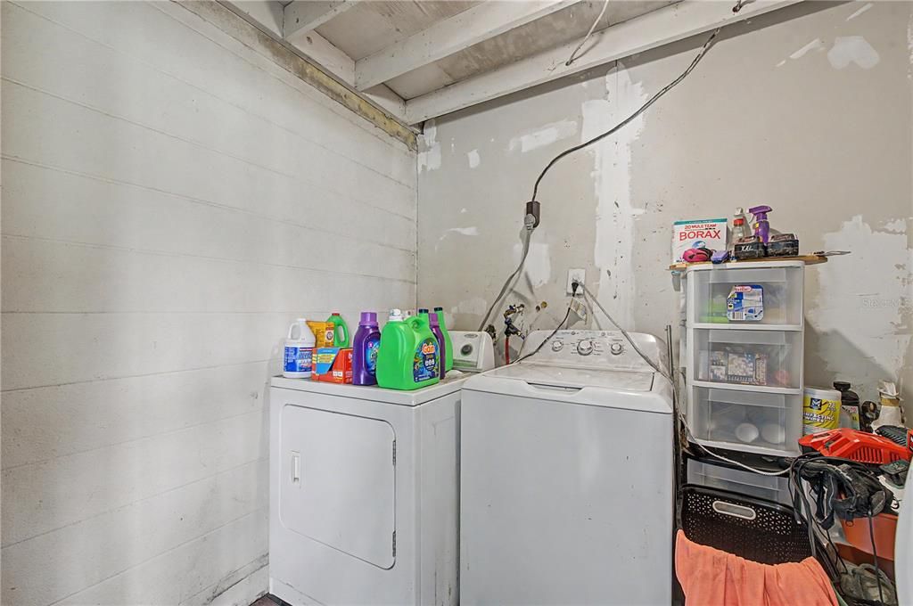 Activo con contrato: $250,000 (3 camas, 2 baños, 1360 Pies cuadrados)