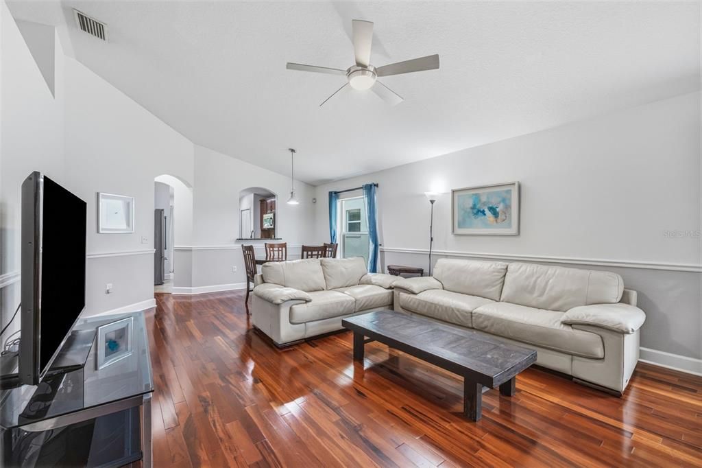 En Venta: $399,900 (4 camas, 2 baños, 1485 Pies cuadrados)