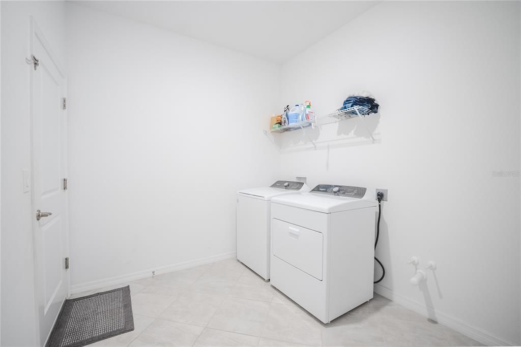 В аренду: $2,800 (4 спален, 3 ванн, 2645 Квадратных фут)