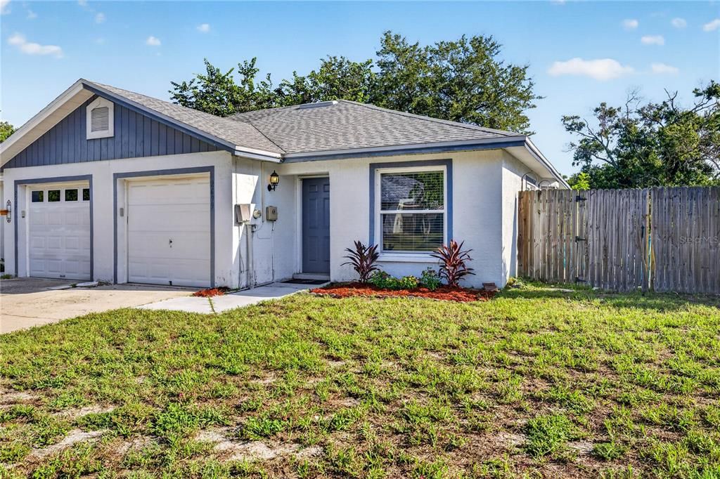 For Sale: $264,900 (2 beds, 1 baths, 797 Square Feet)