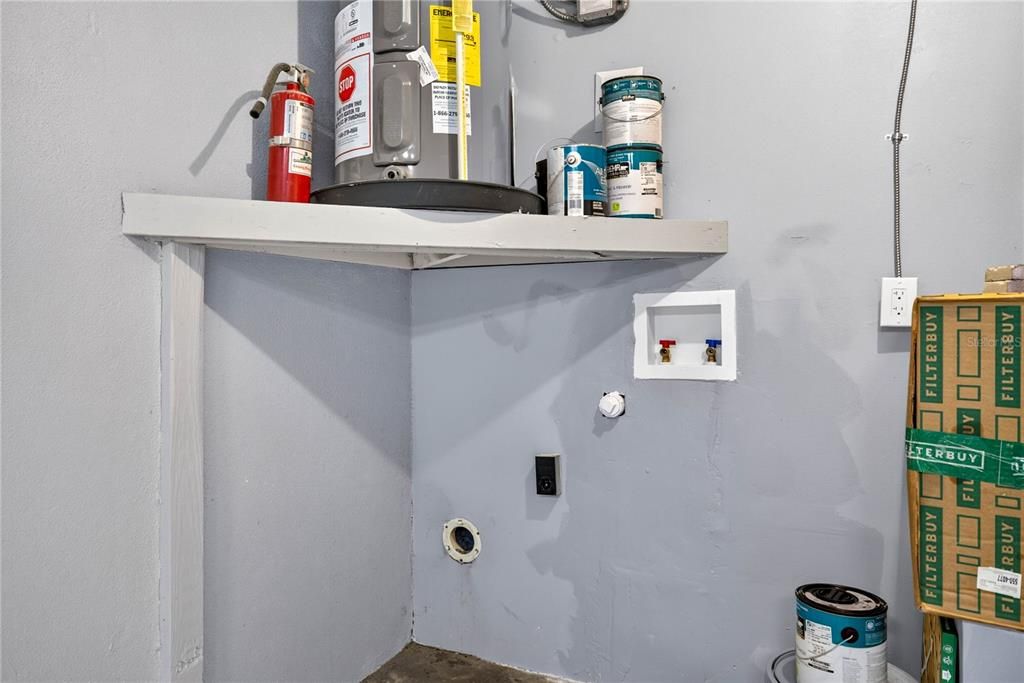 For Sale: $264,900 (2 beds, 1 baths, 797 Square Feet)