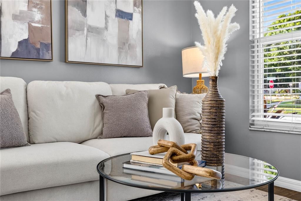 For Sale: $264,900 (2 beds, 1 baths, 797 Square Feet)