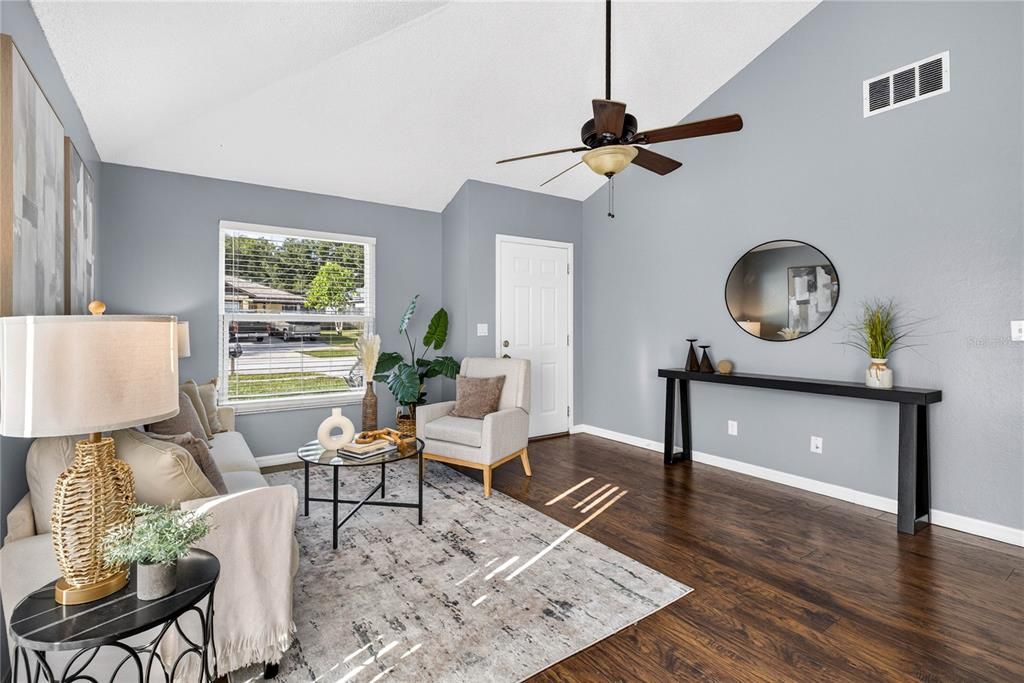For Sale: $264,900 (2 beds, 1 baths, 797 Square Feet)