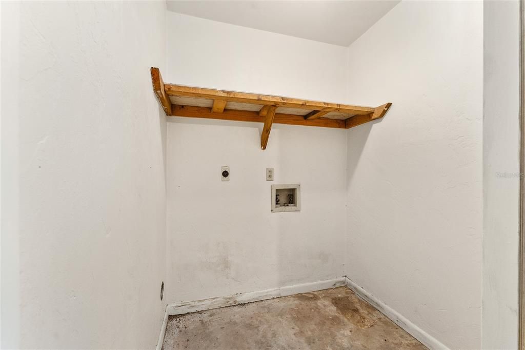 На продажу: $149,999 (3 спален, 1 ванн, 1176 Квадратных фут)