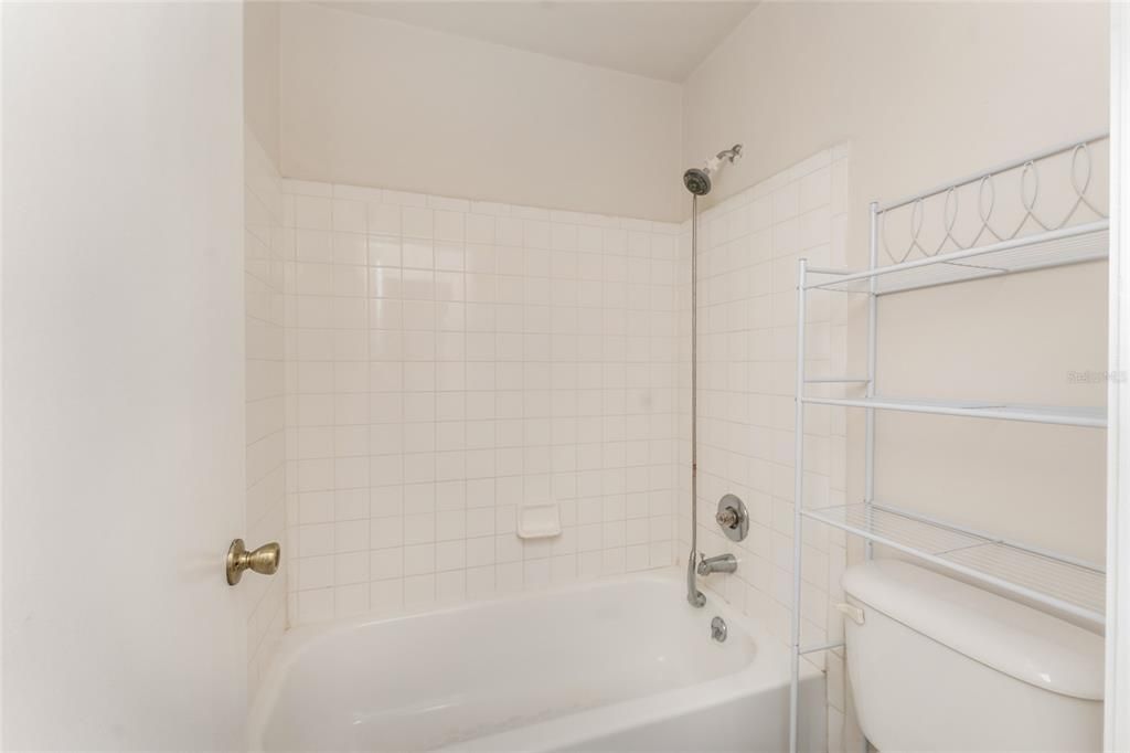На продажу: $149,999 (3 спален, 1 ванн, 1176 Квадратных фут)