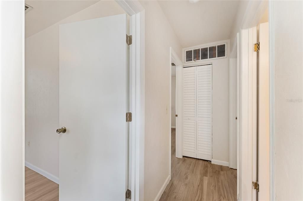 На продажу: $149,999 (3 спален, 1 ванн, 1176 Квадратных фут)