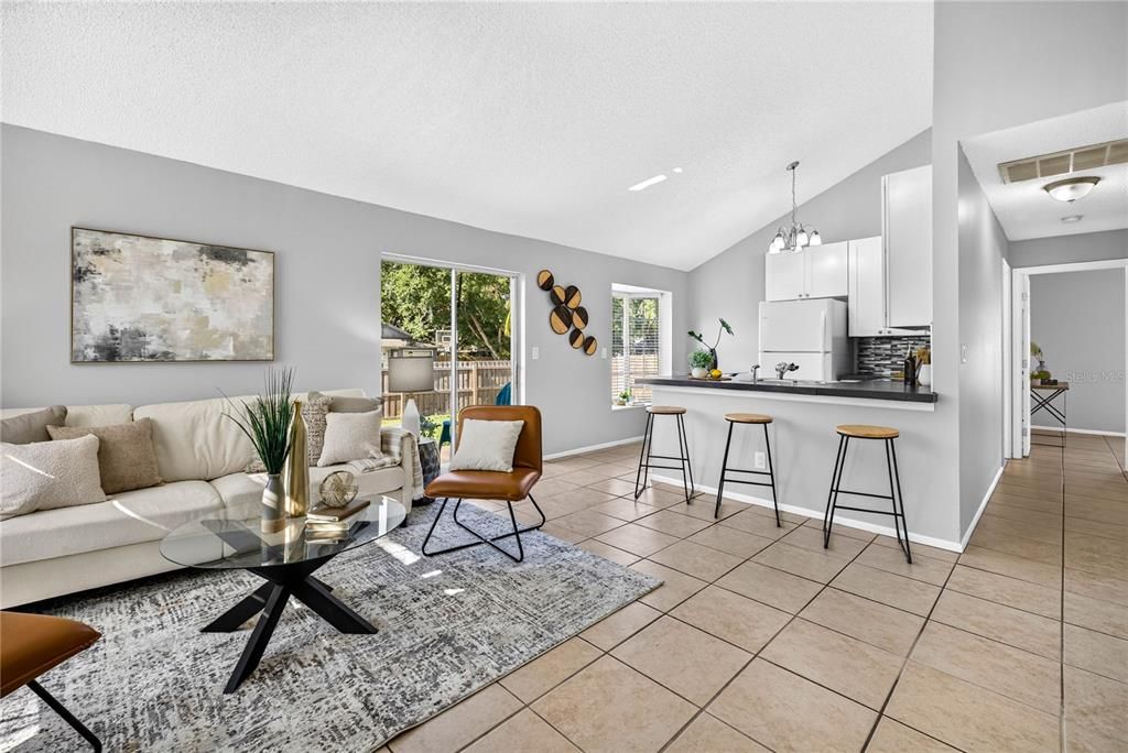 For Sale: $264,900 (2 beds, 1 baths, 797 Square Feet)