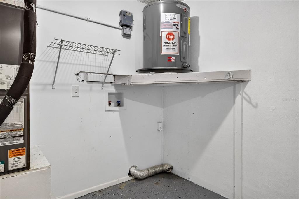 For Sale: $264,900 (2 beds, 1 baths, 797 Square Feet)