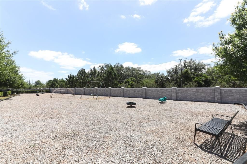 Activo con contrato: $448,000 (3 camas, 2 baños, 1635 Pies cuadrados)