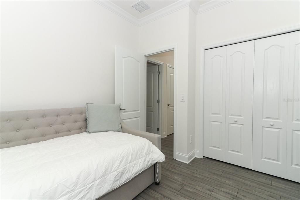 Activo con contrato: $448,000 (3 camas, 2 baños, 1635 Pies cuadrados)