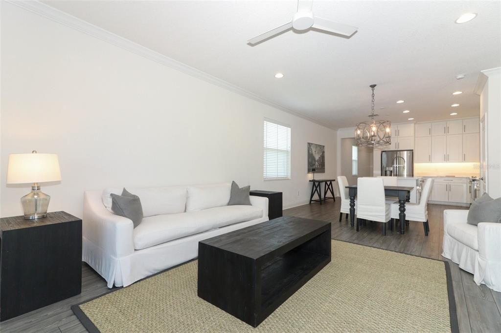 Activo con contrato: $448,000 (3 camas, 2 baños, 1635 Pies cuadrados)