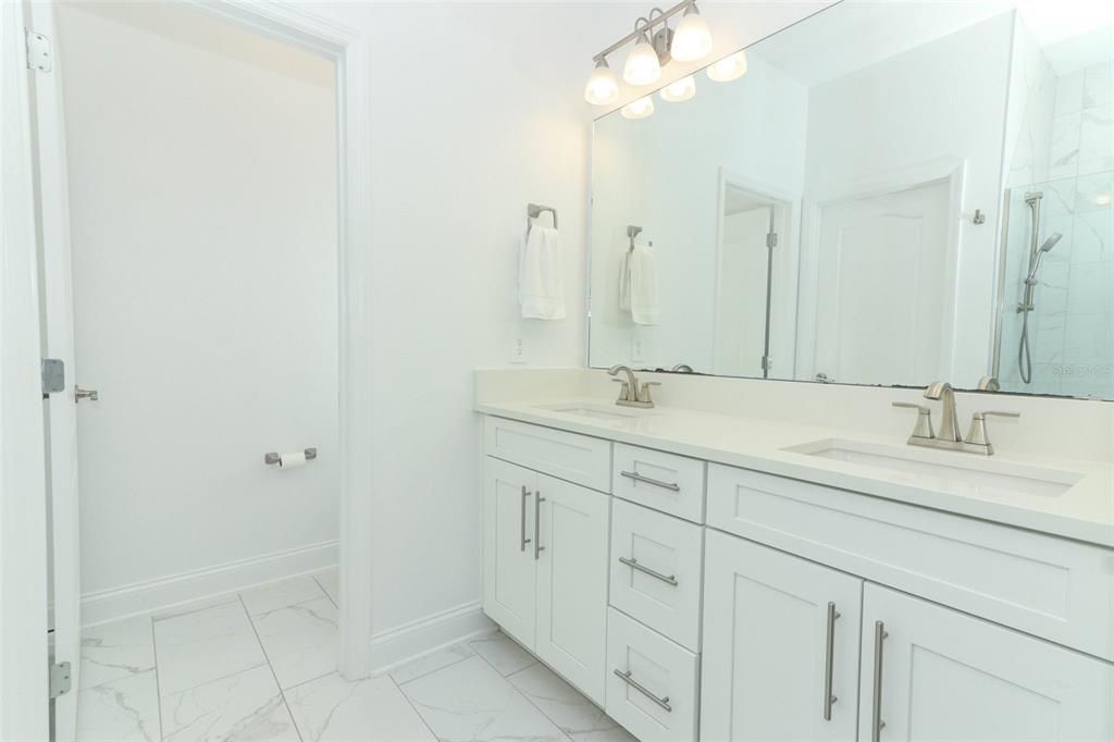 Activo con contrato: $448,000 (3 camas, 2 baños, 1635 Pies cuadrados)