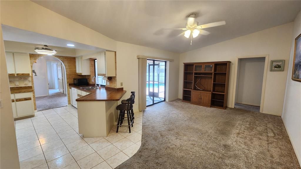 Activo con contrato: $319,000 (3 camas, 2 baños, 1822 Pies cuadrados)