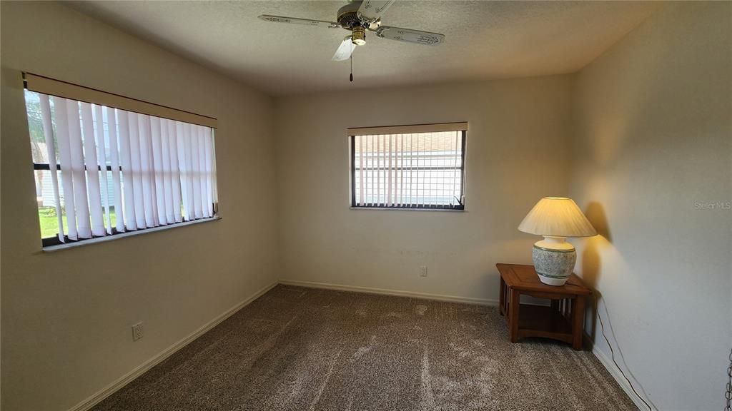 Activo con contrato: $319,000 (3 camas, 2 baños, 1822 Pies cuadrados)