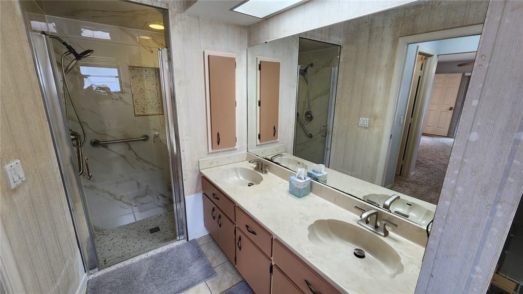 Activo con contrato: $319,000 (3 camas, 2 baños, 1822 Pies cuadrados)