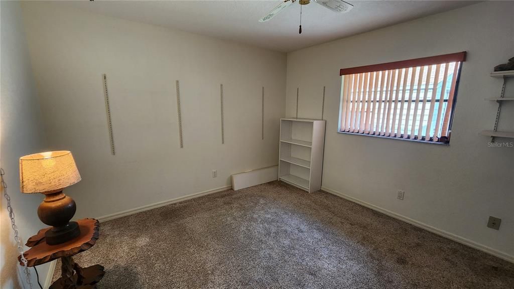 Activo con contrato: $319,000 (3 camas, 2 baños, 1822 Pies cuadrados)