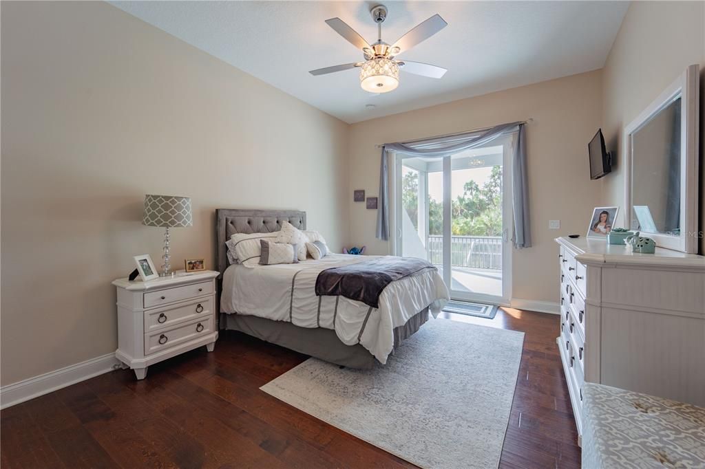 En Venta: $999,999 (4 camas, 3 baños, 3556 Pies cuadrados)