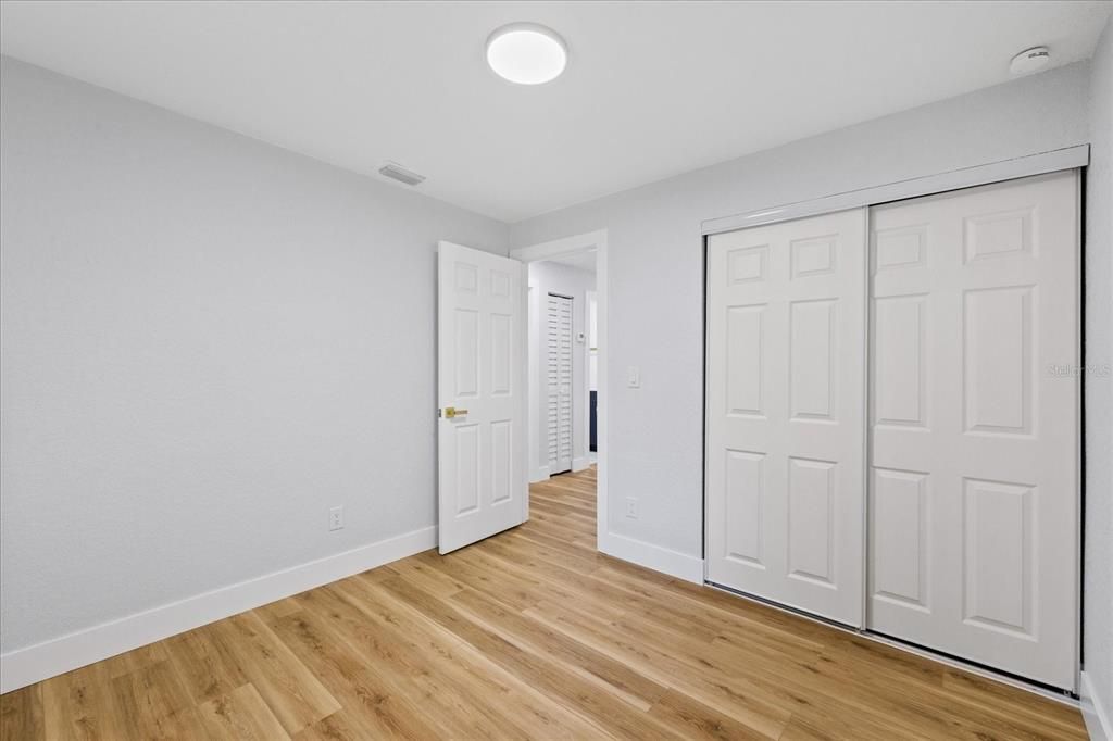 En Venta: $329,900 (4 camas, 2 baños, 978 Pies cuadrados)