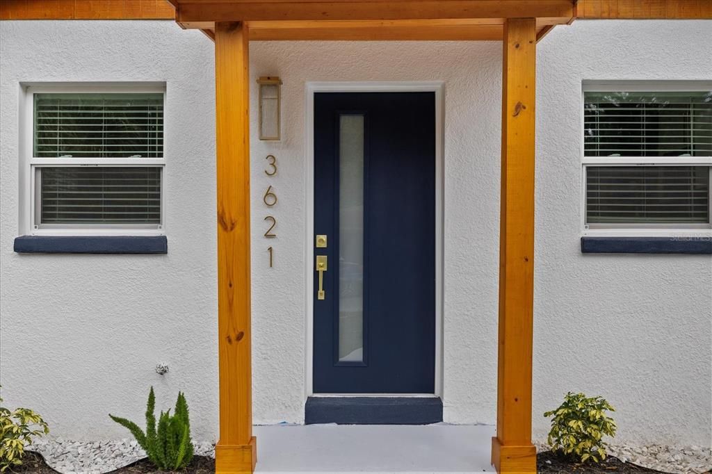En Venta: $329,900 (4 camas, 2 baños, 978 Pies cuadrados)