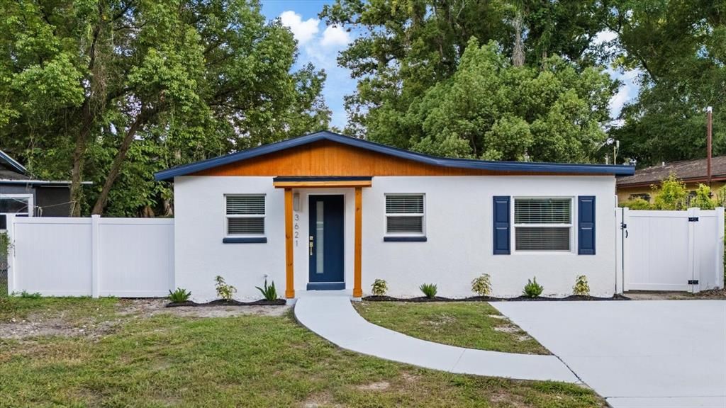 En Venta: $329,900 (4 camas, 2 baños, 978 Pies cuadrados)