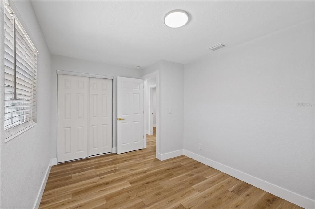 En Venta: $329,900 (4 camas, 2 baños, 978 Pies cuadrados)