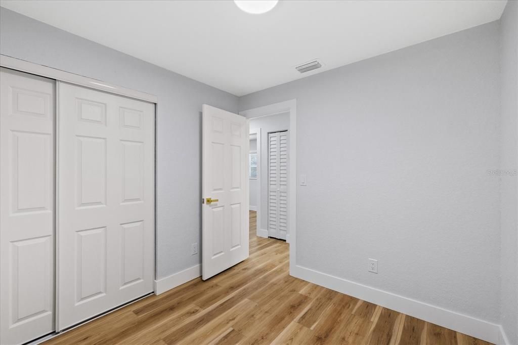 En Venta: $329,900 (4 camas, 2 baños, 978 Pies cuadrados)