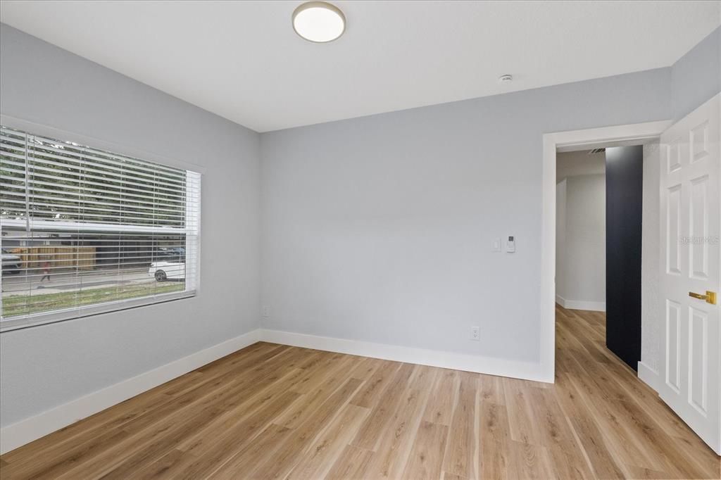 En Venta: $329,900 (4 camas, 2 baños, 978 Pies cuadrados)