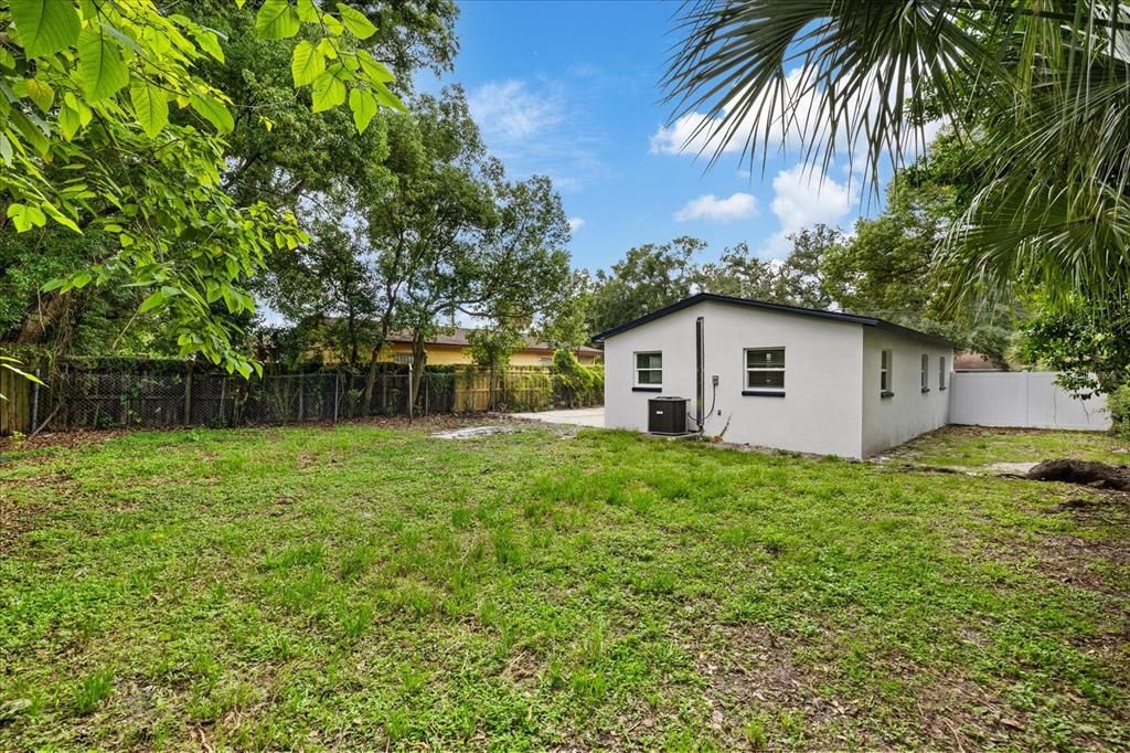 En Venta: $329,900 (4 camas, 2 baños, 978 Pies cuadrados)