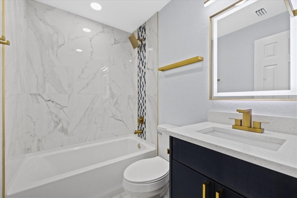En Venta: $329,900 (4 camas, 2 baños, 978 Pies cuadrados)