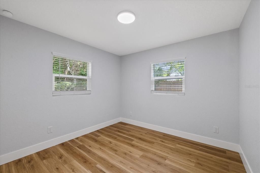 En Venta: $329,900 (4 camas, 2 baños, 978 Pies cuadrados)