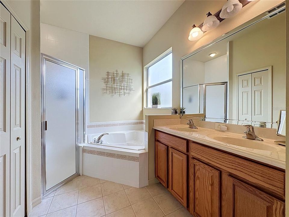 For Sale: $300,000 (3 beds, 2 baths, 1774 Square Feet)